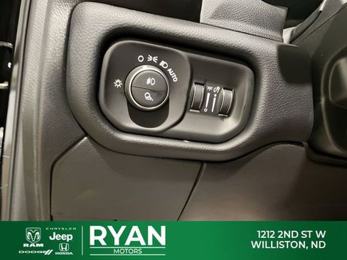 New 2026 RAM 2500 Laramie AWD/4WD image 33