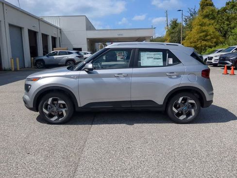 New 2026 Hyundai Venue SEL image 3