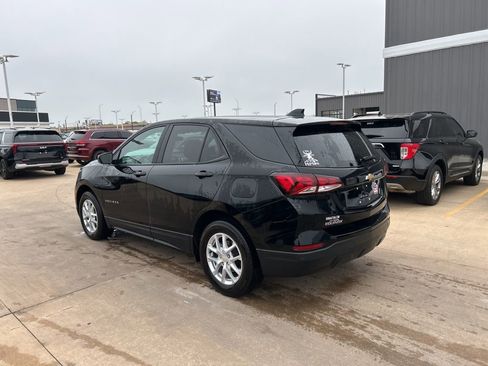 Used 2024 Chevrolet Equinox LS w/ LS Convenience Package AWD/4WD image 2