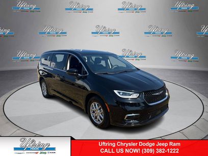 Used 2024 Chrysler Pacifica Touring-L