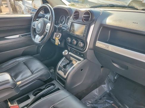 Used 2016 Jeep Compass High Altitude FWD image 23