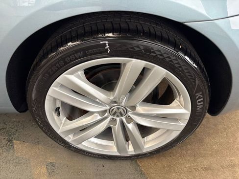 Used 2012 Volkswagen Eos Executive image 29