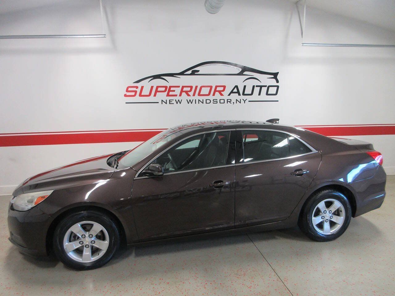 Used 2015 Chevrolet Malibu LT FWD image 2
