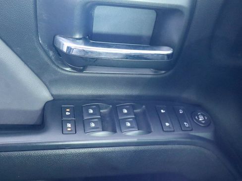 Used 2018 Chevrolet Silverado 1500 Custom w/ Custom Value Package AWD/4WD image 24