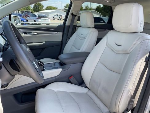 Used 2018 Cadillac XT5 Luxury w/ Driver Awareness Package image 24