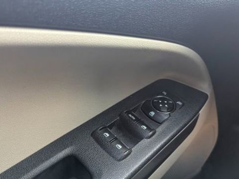 Used 2019 Ford EcoSport SE image 33