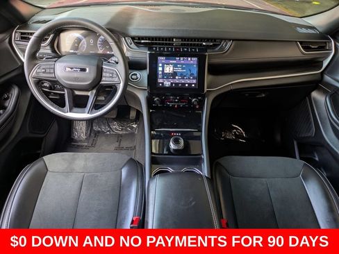 Used 2025 Jeep Grand Cherokee Altitude AWD/4WD image 25