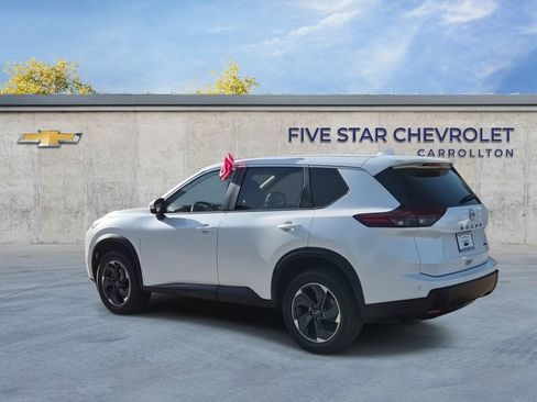 Used 2025 Nissan Rogue SV AWD/4WD image 6