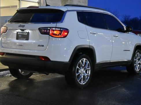 Used 2022 Jeep Compass Latitude w/ Sun and Sound Group image 11