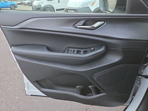 New 2025 Jeep Grand Cherokee L Laredo w/ Luxury Tech Group I image 10