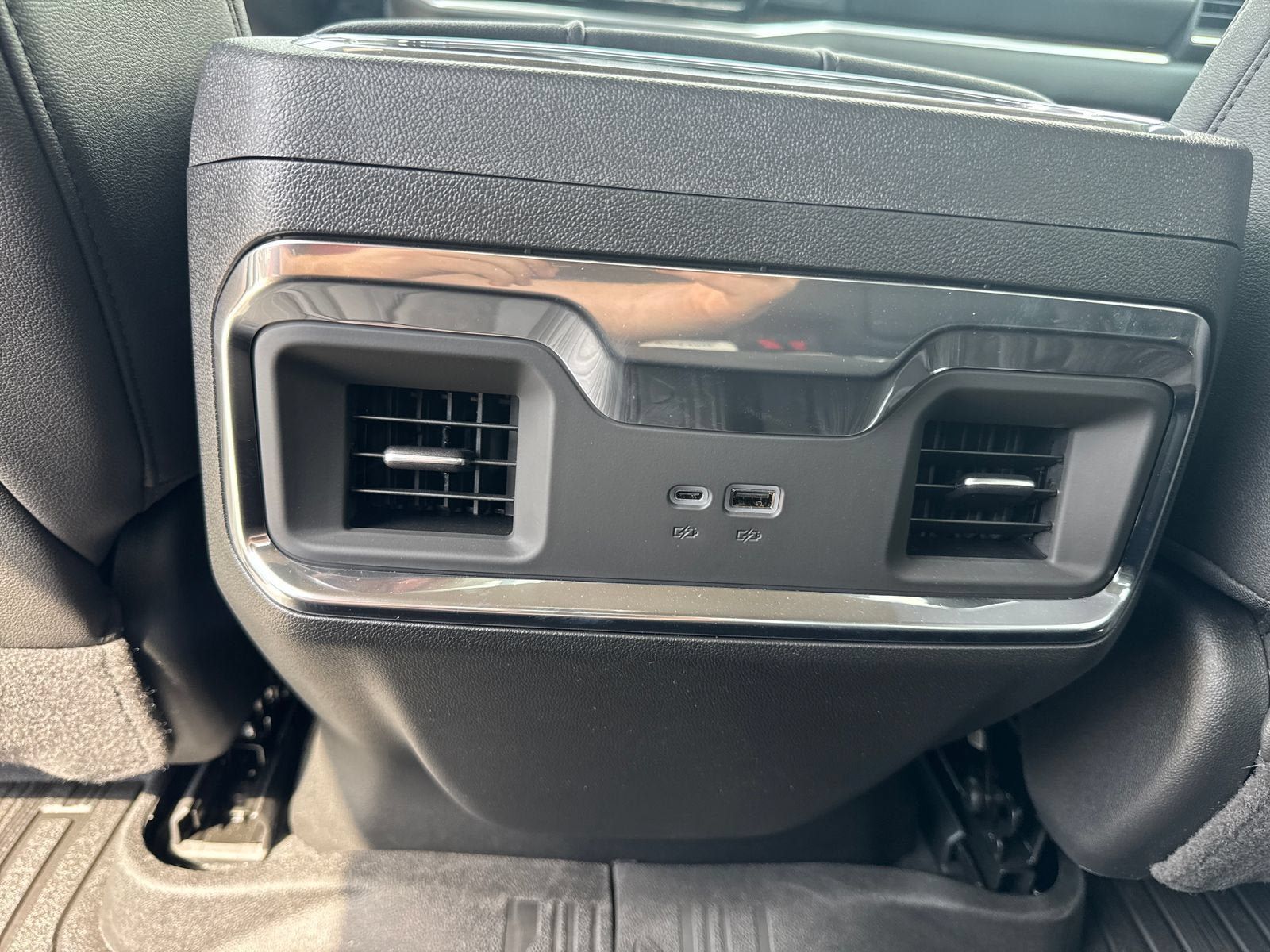 New 2026 GMC Sierra 1500 Elevation w/ Elevation Premium Package AWD/4WD image 32