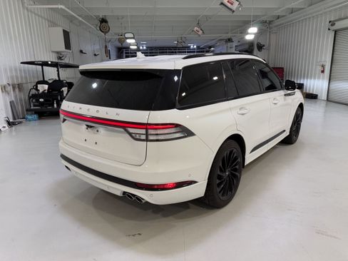 Used 2023 Lincoln Aviator Reserve w/ Equipment Group 201A AWD/4WD image 5