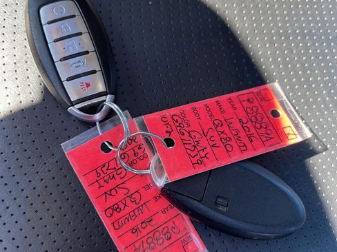 Used 2016 INFINITI QX80 2WD w/ Driver's Assistance Package image 38