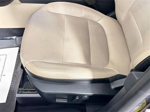 Used 2020 Ford Escape Titanium image 19
