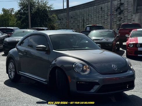 Used 2017 Volkswagen Beetle 1.8T Classic FWD image 10