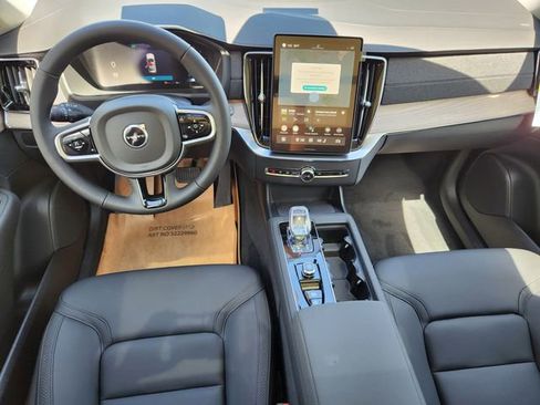 New 2025 Volvo XC90 B5 Core w/ Climate Package image 11