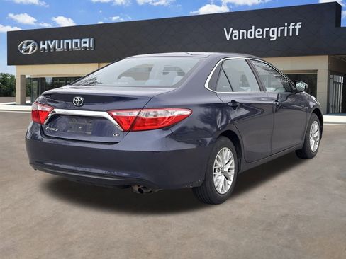 Used 2016 Toyota Camry LE image 9