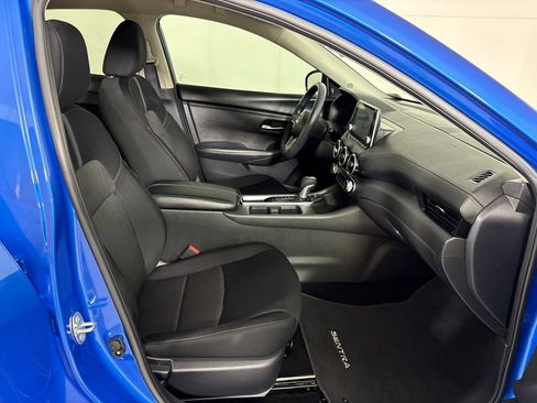 Used 2025 Nissan Sentra SV FWD image 15