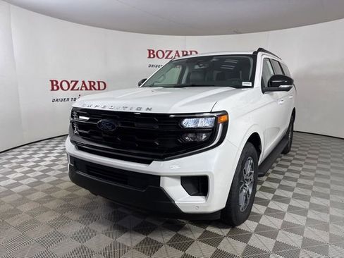 New 2025 Ford Expedition Active image 3