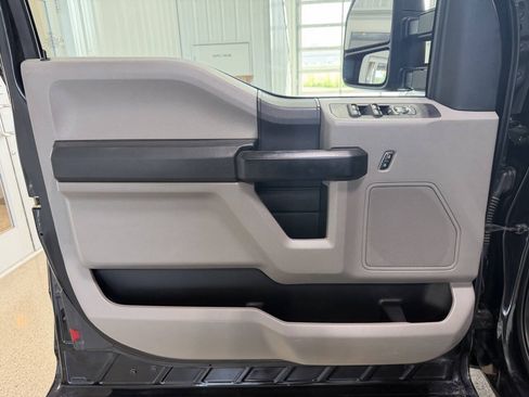 Used 2019 Ford F250 XL w/ Power Equipment Group AWD/4WD image 19