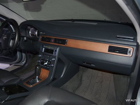 Used 2010 Volvo XC70 3.2 image 12