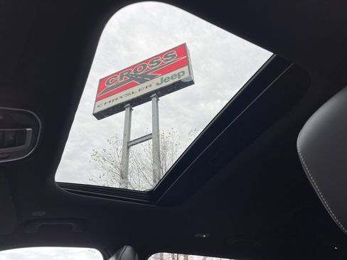 New 2025 Jeep Grand Cherokee L Altitude image 36