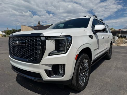 Used 2024 GMC Yukon XL Denali Ultimate AWD/4WD image 7