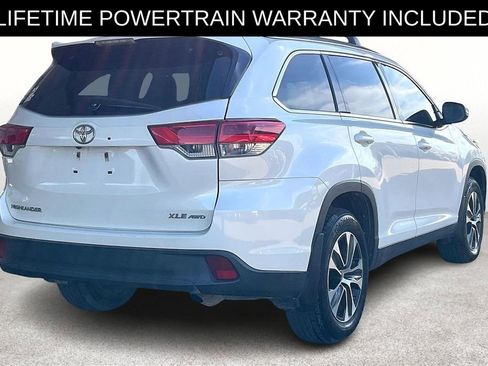 Used 2019 Toyota Highlander XLE image 2