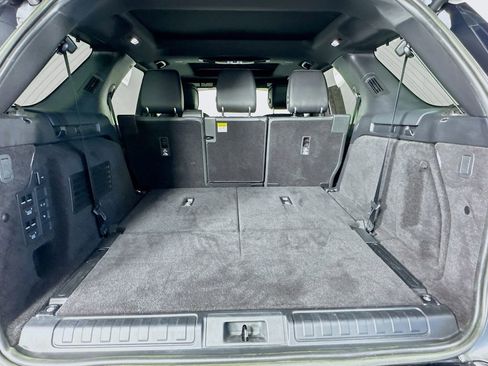 Used 2023 Land Rover Discovery S R-Dynamic image 26