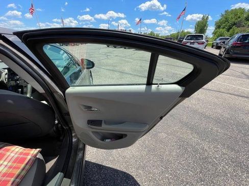 Used 2015 Chevrolet Volt FWD image 28