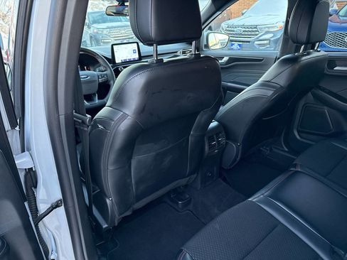 Certified 2025 Ford Escape ST-Line Select image 23