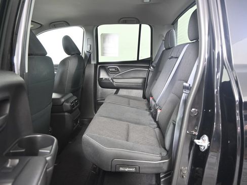 Used 2025 Honda Ridgeline Sport image 17