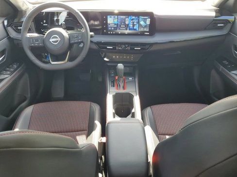 New 2026 Nissan Kicks SR FWD image 7