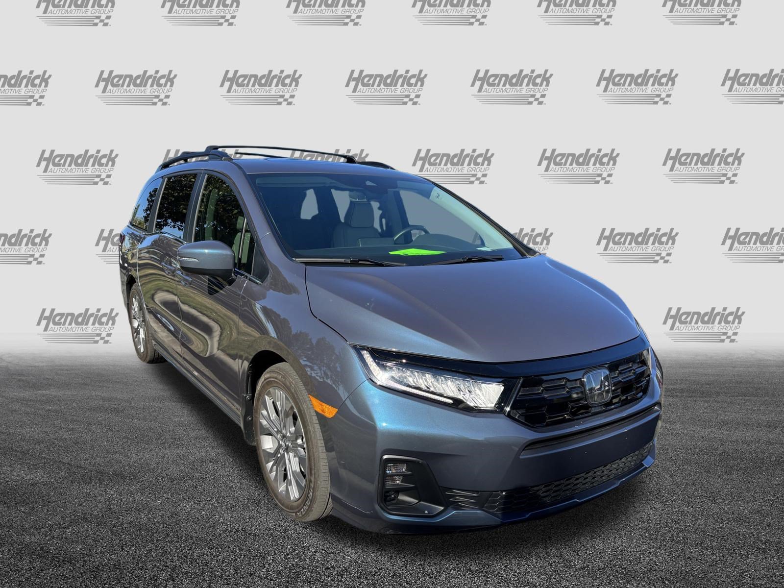 Used 2025 Honda Odyssey Touring image 2