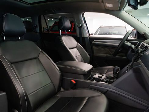 Used 2023 Volkswagen Atlas SEL R-Line image 9