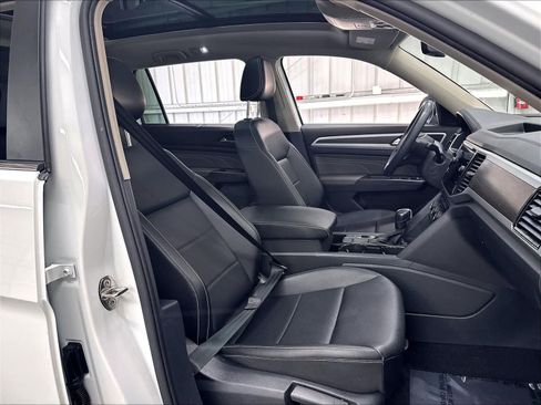 Used 2023 Volkswagen Atlas SE w/ Panoramic Sunroof Package FWD image 32