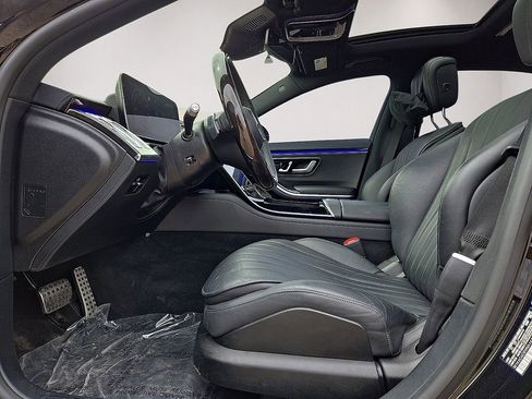 Used 2022 Mercedes-Benz S 500 4MATIC w/ AMG Line Package image 24