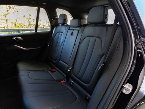 Used 2022 BMW X5 sDrive40i w/ Premium Package RWD image 22