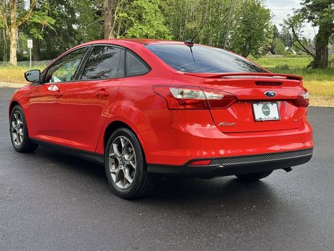 Used 2013 Ford Focus SE FWD image 3