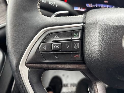 Used 2023 Jeep Grand Cherokee L Limited w/ Luxury Tech Group II image 22