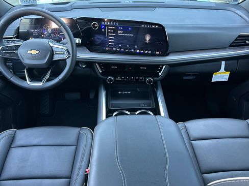 New 2026 Chevrolet Suburban Premier image 13