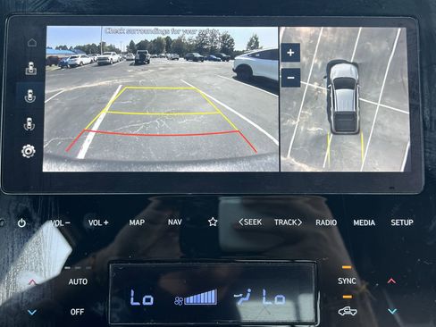 Used 2022 Hyundai Santa Cruz Limited image 3