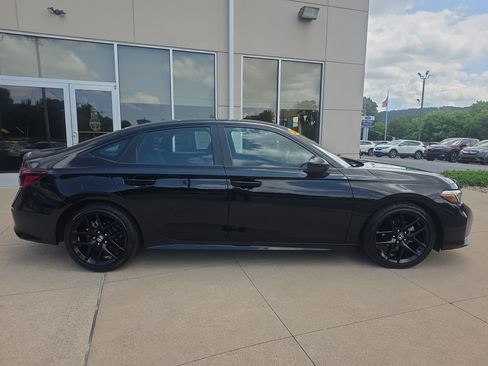 Used 2025 Honda Civic Sport image 4