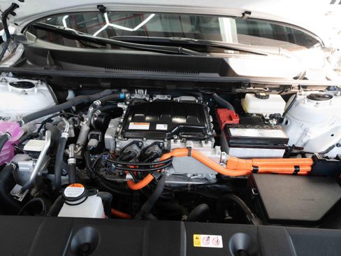 Used 2023 Toyota bZ4X Limited image 32