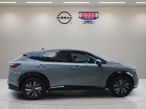 Used 2025 Nissan Ariya AWD image 2