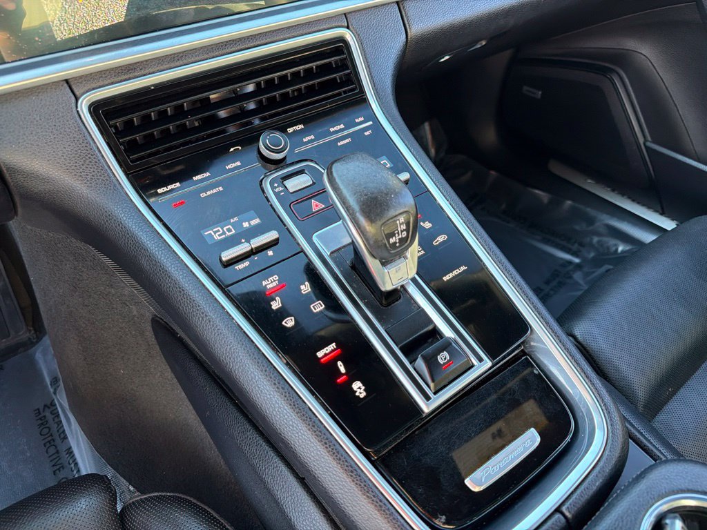 Used 2018 Porsche Panamera RWD image 38