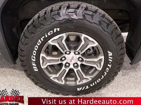 Used 2025 GMC Sierra 1500 SLT AWD/4WD image 10