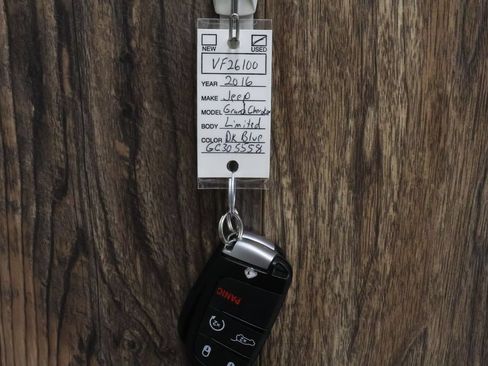 Used 2016 Jeep Grand Cherokee Limited w/ Luxury Group II AWD/4WD image 11