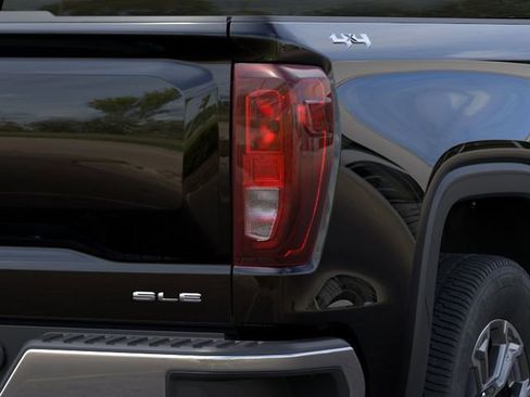 New 2026 GMC Sierra 1500 SLE AWD/4WD image 11