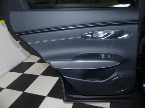 Used 2024 Genesis Electrified GV70 Advanced image 32